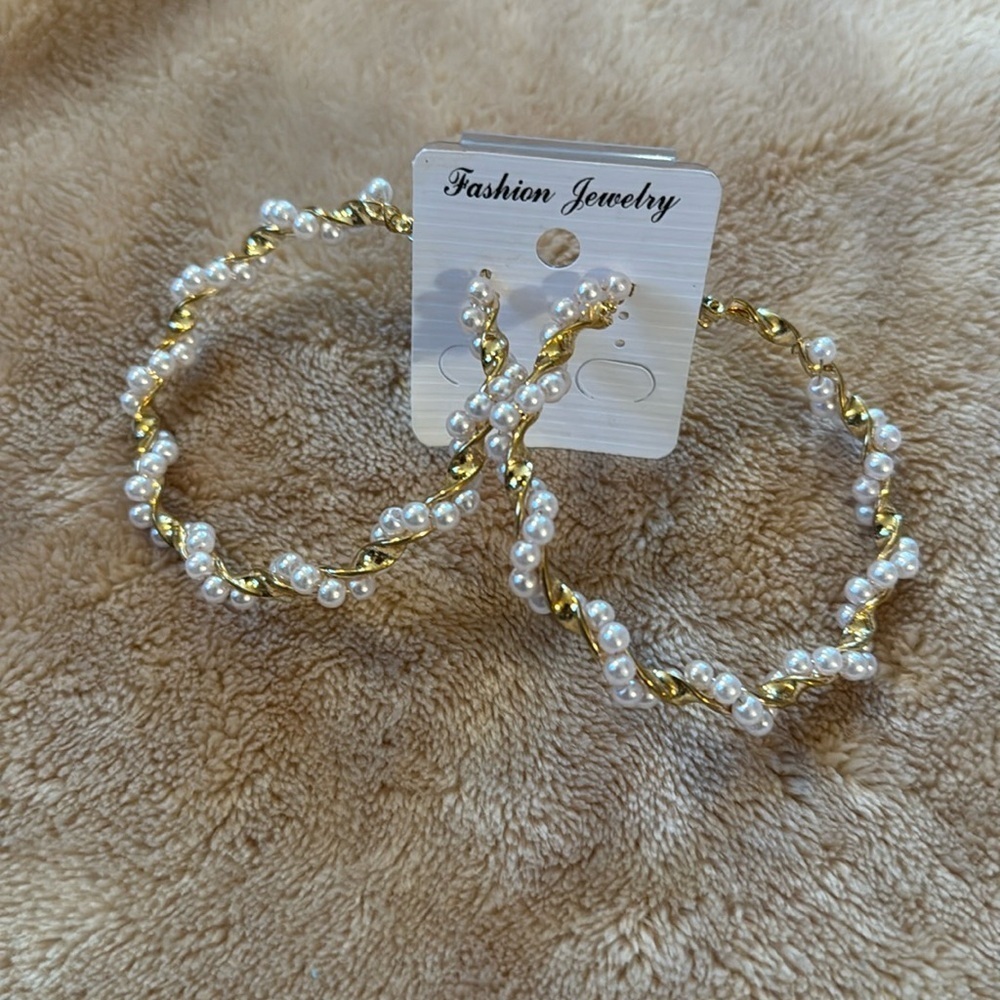 Brand new earring fashion jewelry hoops